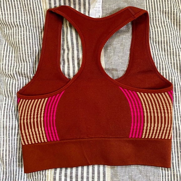 Fabletics kelsea seamless sports bra - Picture 2 of 2